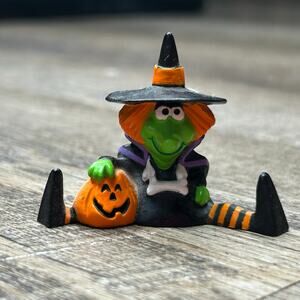 VTG 1986 Hallmark Merry Miniatures Witch 1.5in
